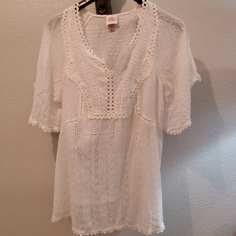 Knox Rose romantic white blouse